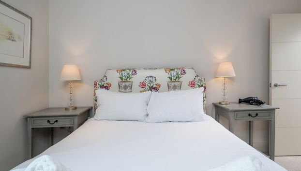 Superb Artists Flat w Free Parking - Foto 3, Habitación