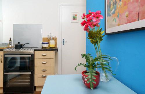 50 meters to the metro - Foto 15