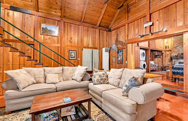 Rustic Knotty Pine - Minutes to the Water! - Foto 11