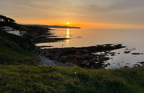 Precioso atico con vistas al mar 20 metros de Playa de Usil - Foto 13