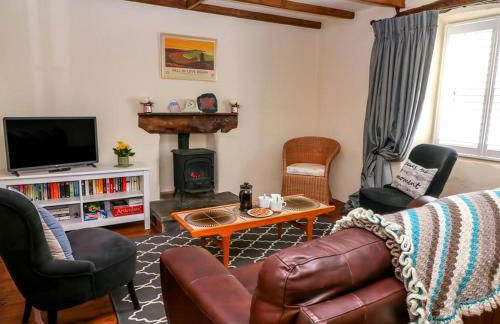 Characterful and quirky cottage in beautiful Pembs - Photo 12