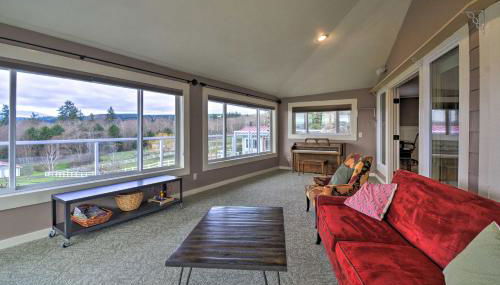 Breathtaking Port Ludlow Home with Deck and Yard - Foto 3