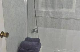 Ideal Holiday Apartment City Center - Photo 8