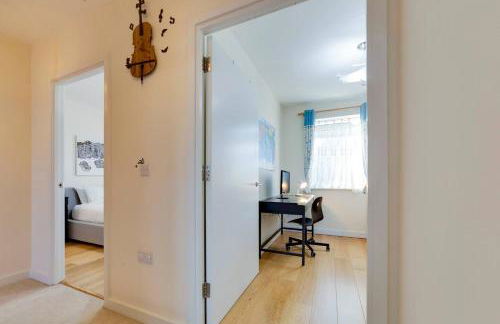 Pass the Keys 53 Austin Drive · Modern Townhouse near Addenbrookes Own Parking - Foto 36