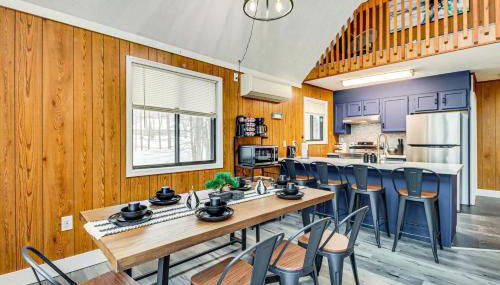 Scenic Views! Clifton Twp Chalet with Fire Pit, Deck - Foto 3