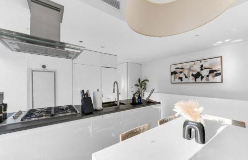 Lavish Two-Story Retreat in the Heart of Manhattan - Foto 26