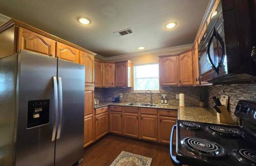 4 bedroom pet friendly grill under 5 min to airport and Choctaw Casino - Foto 38