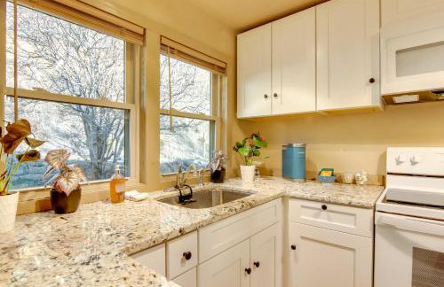 Peaceful Mars Hill Home with Porch and Mountain Views - Foto 12