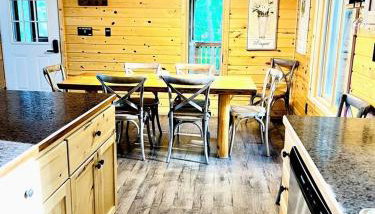 Cozy Lakefront Retreat with Game Room, Outdoor Living and Dock in Wisconsin - Foto 3