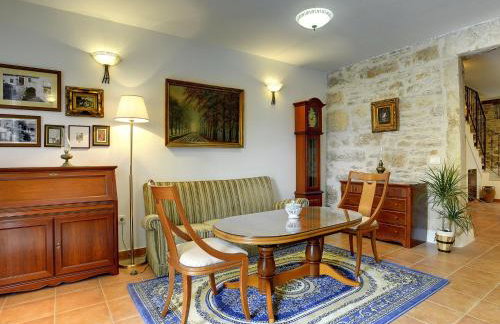 Holiday Home in Rojnici With Private Pool - Photo 30