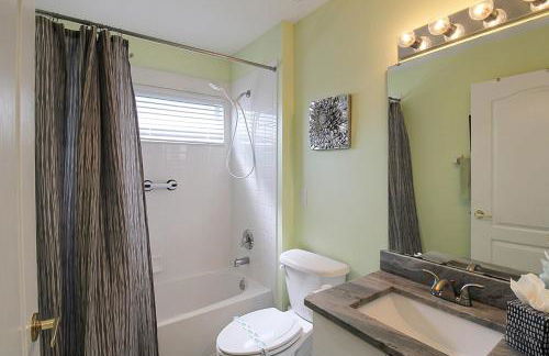 Well-appointed lakefront condo - Heritage Oaks County Club - Foto 40