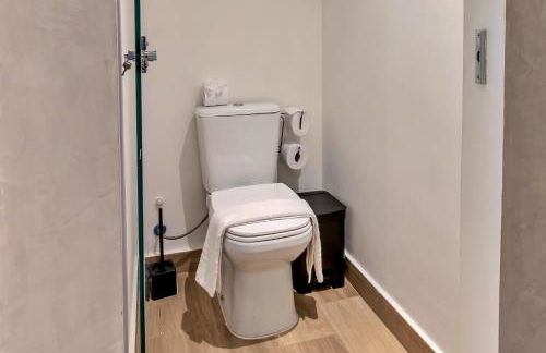 Viva hospedagens - Flat 009 beira mar com Varanda e piscina aquecida - Photo 47