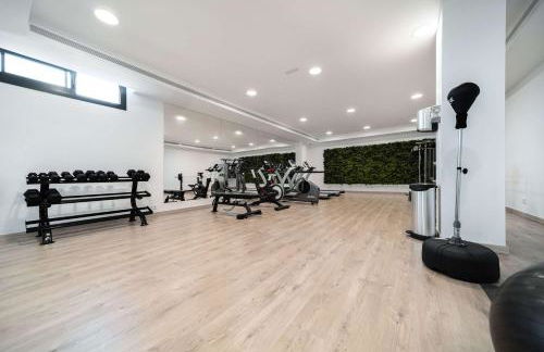 Casa Sol Luxury Rooftop Penthouse Gym Spa Pools - Photo 36