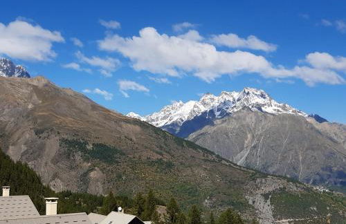 PUY SAINT VINCENT APPARTEMENT T2 BALCON SUPER PANORAMA AVEC PARKING PRIVE COUVERT et PISCINE L'ETE - Foto 55