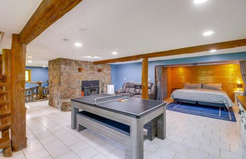 3,000 Sq Ft and Game Room Ozarks Serenity Cabin! - Foto 13