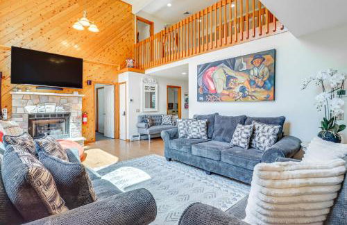 4 Mi to Slopes! Split Rock Resort Home with Fire Pit - Foto 8