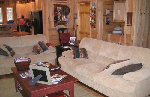 Beautifully Furnished Barn Getaway Located on a Sustainable Living Farm near Metropolis, Illinois - Photo 8
