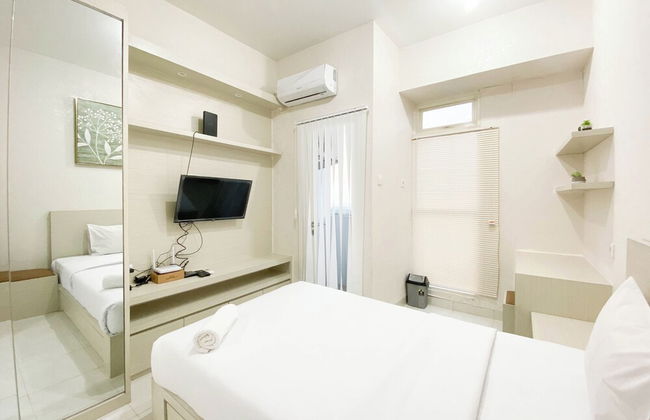 Minimalist And Homey Studio Room At Amartha View Apartment - Foto 5