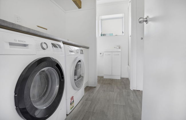 Bright 3-Bedroom Unit - WiFi & Parking - Photo 21