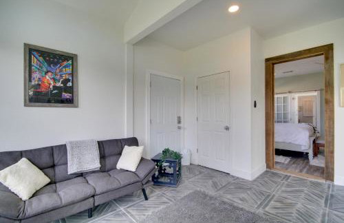 Sunny Waveland Home Rental with Pool Walk to Beach! - Foto 26