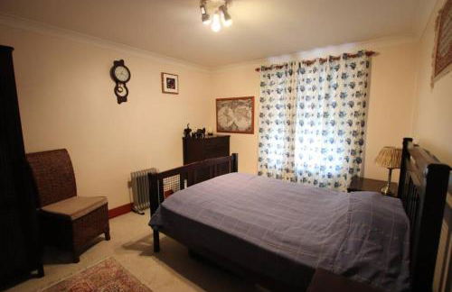 Serene Countryside Home with Manicured Gardens - Foto 18