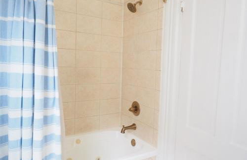 Stunning Forsyth Park Victorian - Walk to it all! - Foto 4