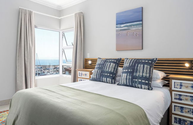 Harbour Club - Photo 2