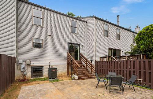 NEW! Large 3-story townhome Private, Self checkin, Pet Friendly! - Foto 34