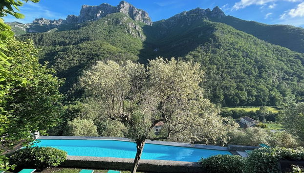 1 Bed Cottage Sleeps 4 Private Garden - Pool - Photo 2, Primary image