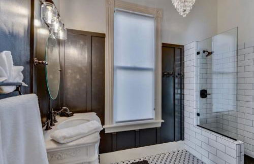 The Stanton Residence - Chic and Cozy Classic near Downtown - Foto 12