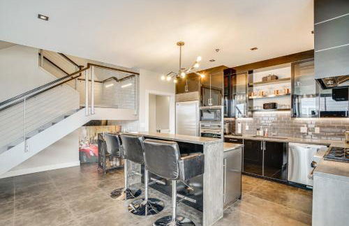 Road America Retreat Modern Villa with Garage! - Foto 6