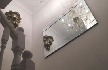 Stylish 3 bedroom townhouse for 5 guests, set in the medieval grid with off street parking - Foto 19