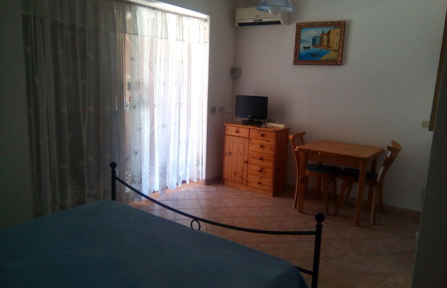 Studio in the Most Southern Point of the Island, Completely Fenced Super Price - Foto 2