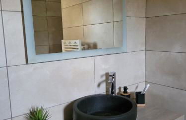 villa 2 chambres avec piscine et plus - Foto 13