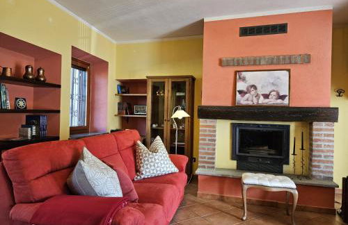 La casa rossa nel Monferrato a Moncucco Torinese - Foto 24