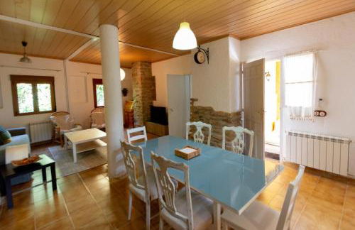 2 Private Abodes in One Magnificent Villa! - Foto 31