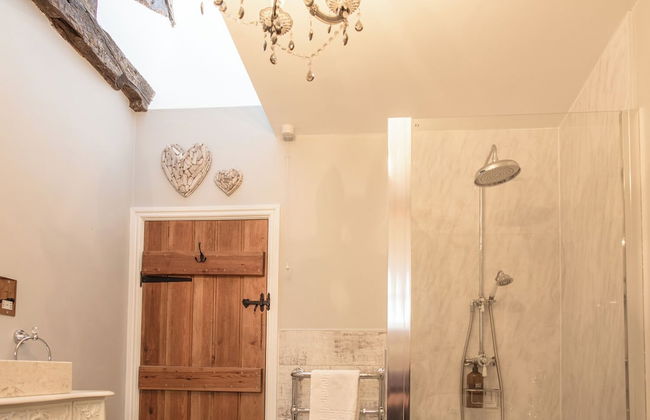 Charming 2 BD House in Tewkesbury Centre - Photo 23