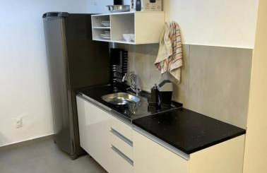 06 - AMPLO ESTÚDIO na Savassi com Área privativa, Vaga de garagem, Cozinha completa, próximo ao Life Center - Foto 9