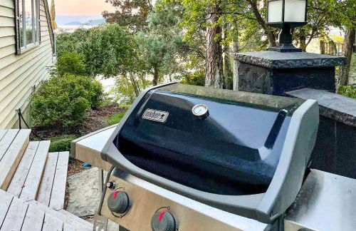 Peaceful Lakeside Retreat with Deck and Amazing Views! - Foto 32