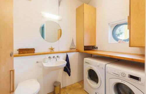 The Deck House - Seafront Upside-Down House with Solent Views, Gurnard - Foto 13