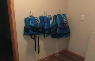 Beautiful Private Lake Lodge with Private Dock and Mountain Views - Foto 29