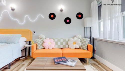 The Moose #10 - Stylish Loft with King Bed, Free Parking & Wi-Fi - Foto 4