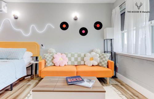 The Moose #10 - Stylish Loft with King Bed, Free Parking & Wi-Fi - Foto 4