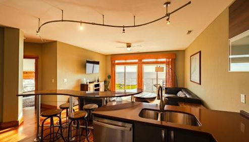 The Planet - Waterfront 3-Bedroom, 3-Bathroom Penthouse Suite at REAL Watersports - Foto 4