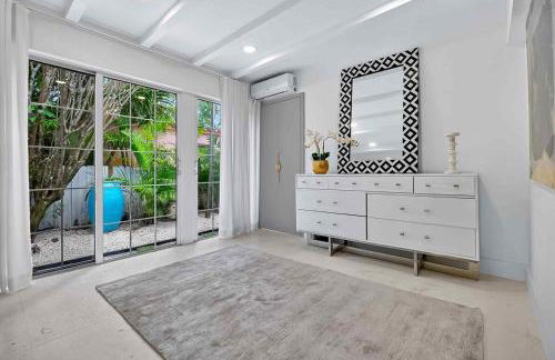 Villa 800 - 3 BEDROOM - 3 AND A HALF BATHROOMS -6 BEDS- Spa like Retreat Saline Pool & Jacuzzi - Foto 26