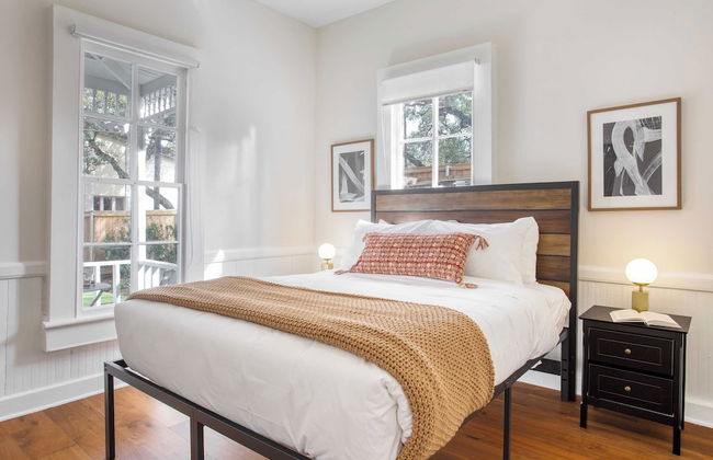 Ramsey by Avantstay Modern Character Home in Austin w/ Pool! - Foto 2