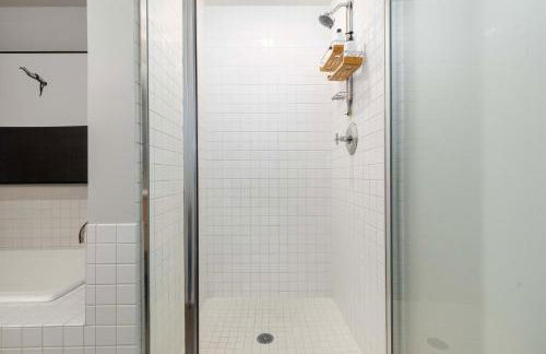 Union Station downtown and gameday retreat! - Foto 8