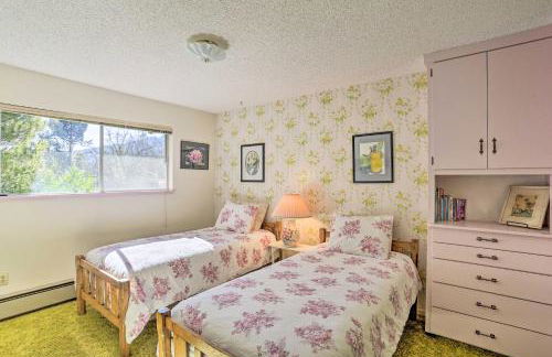 Woodsy Willow Creek Getaway with Pool and Deck! - Foto 26