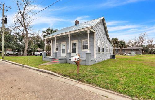 Charming Coastal Retreat in Bay St Louis home - Photo 31
