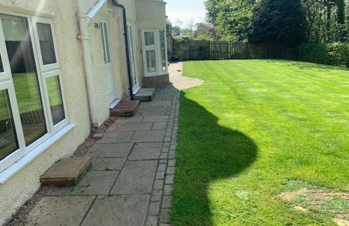 Superb 2 bedroom town apartment, quiet location - Photo 6